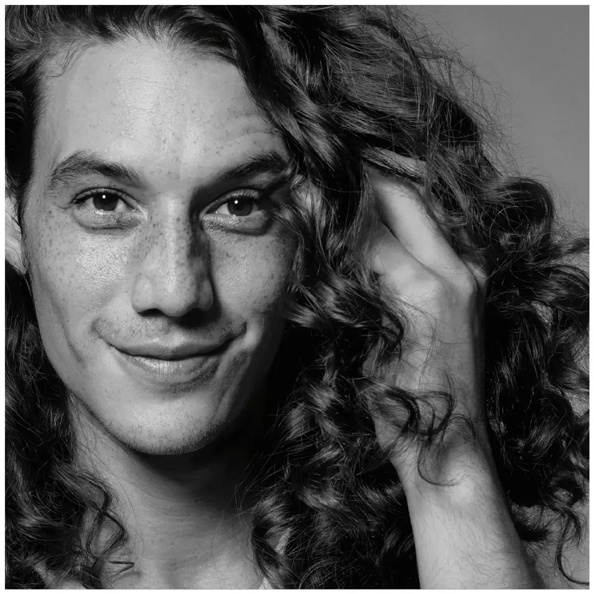 Aussie Miracle Moist Shampoo 675ml and Conditioner, 470ml result