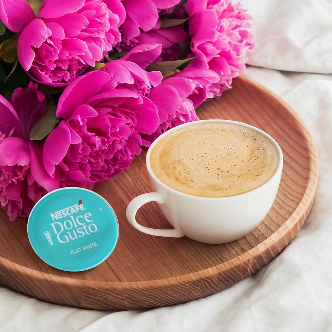 Instant creamy coffee beverage in pod forma