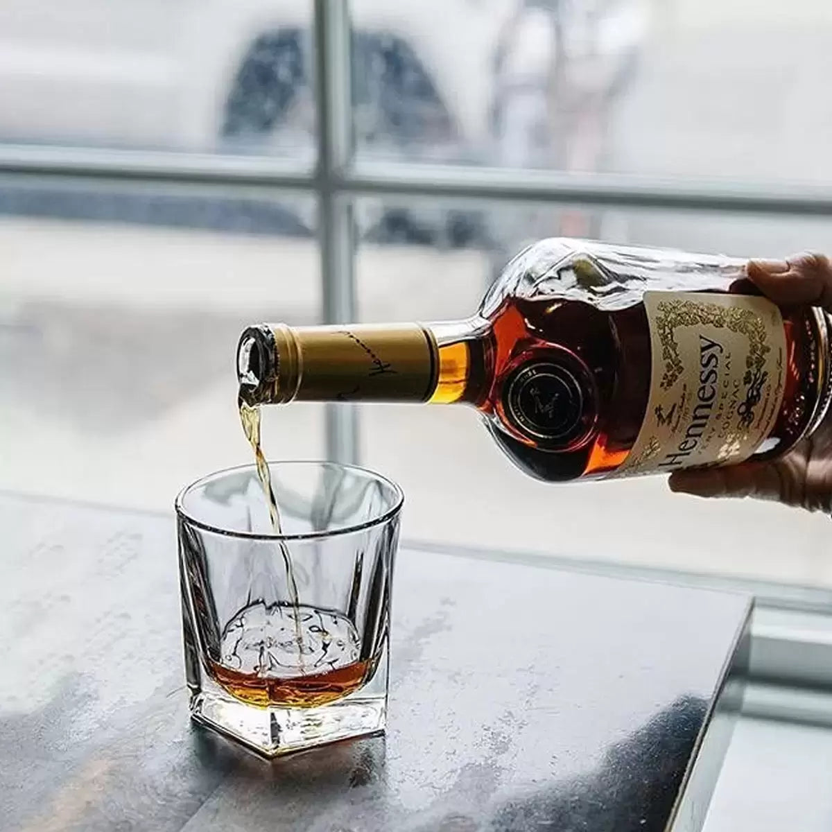 Iconic Hennessy VS Cognac 70cl – authentic French premium spirit with bold character