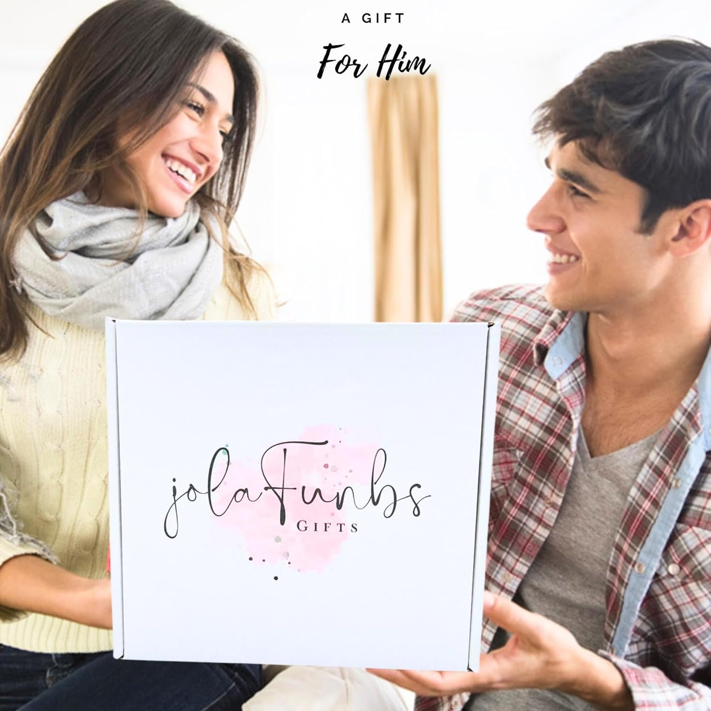 JOLAFUNBS gift hamper with vegan chocolate biscuits and thoughtful cards