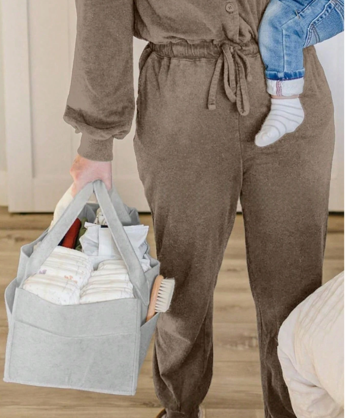 Lightweight diaper organizer bag with spacious compartments