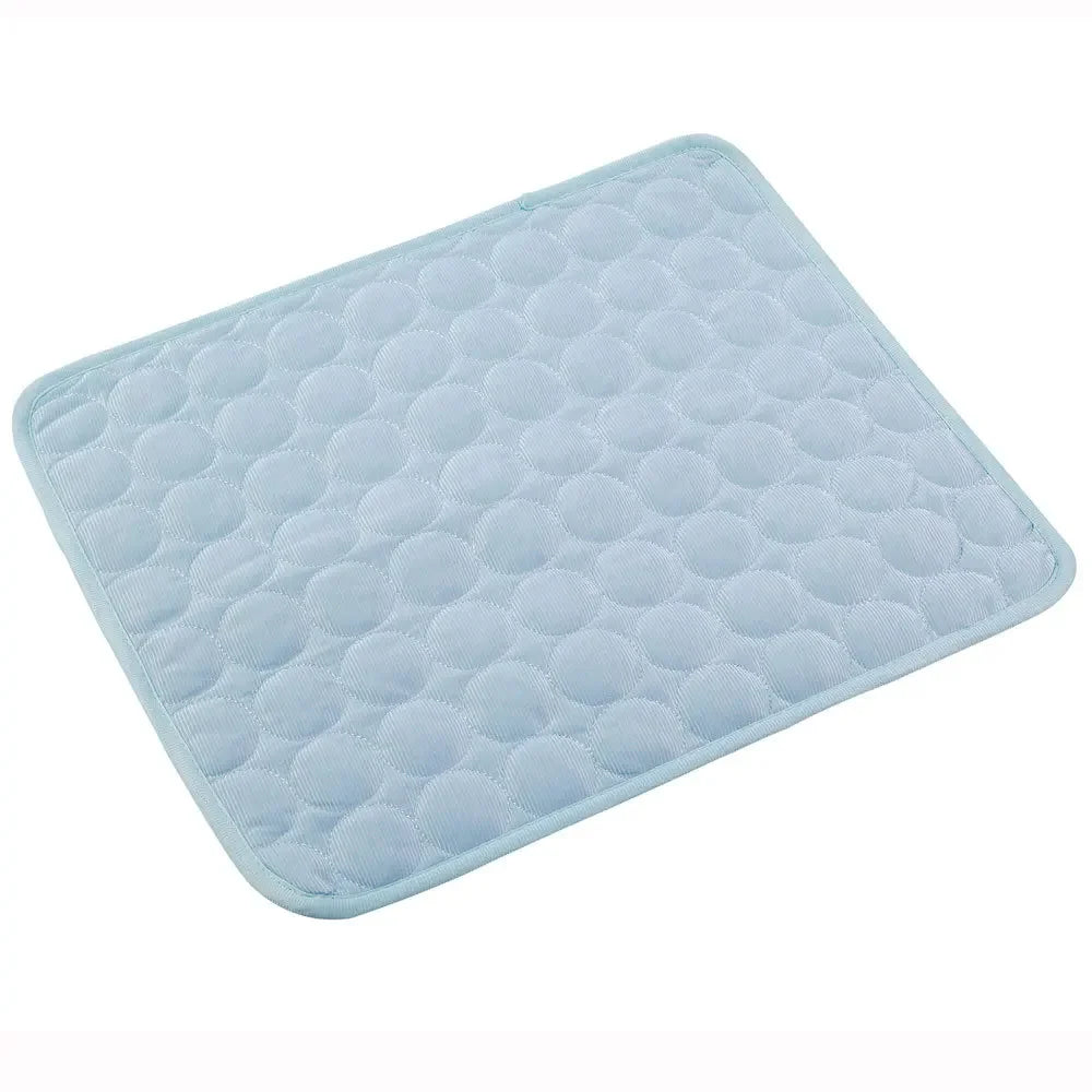 Cooling pet accessory for travel
