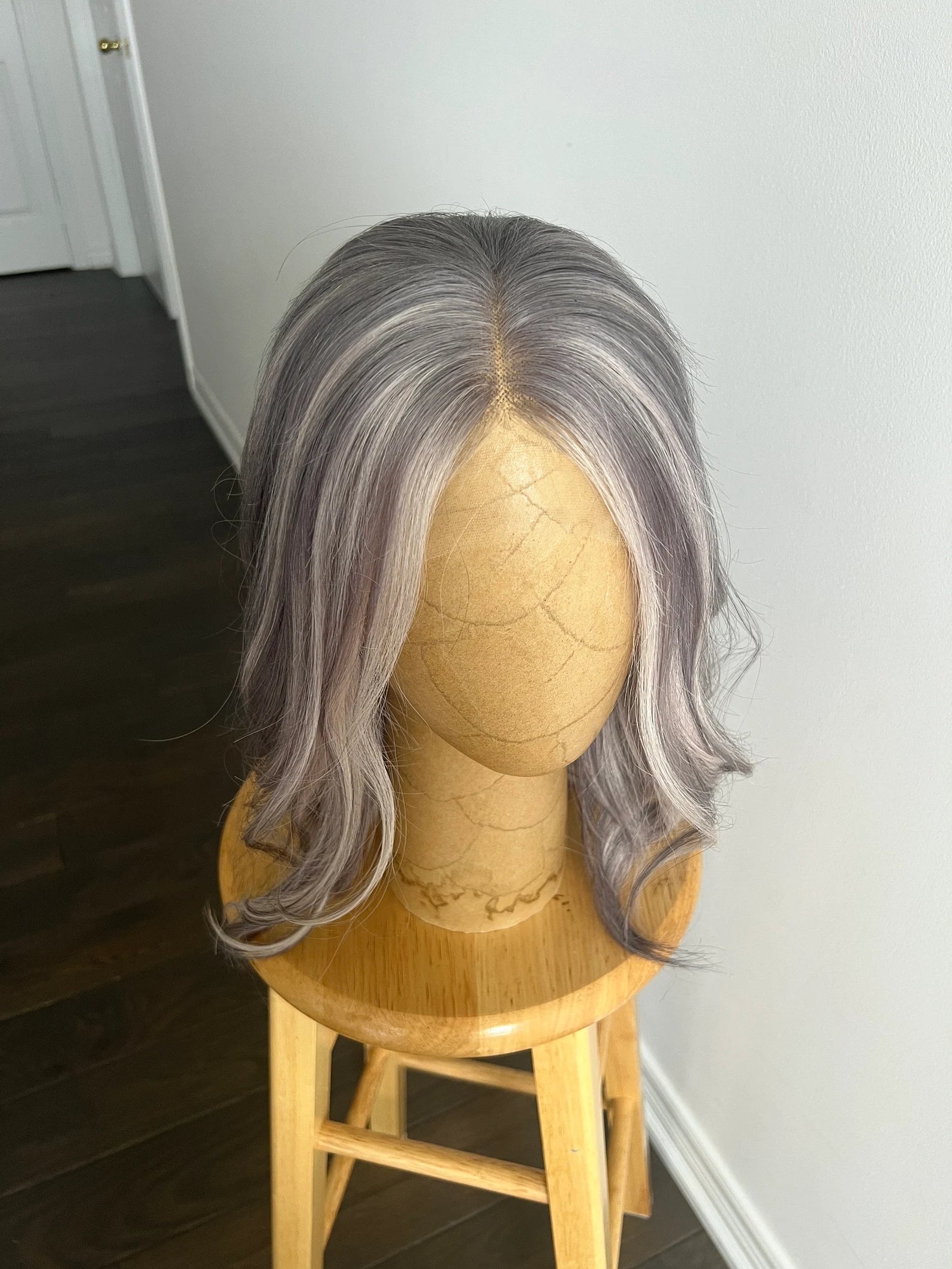 Glueless lace cap detail on medium grey balayage wig