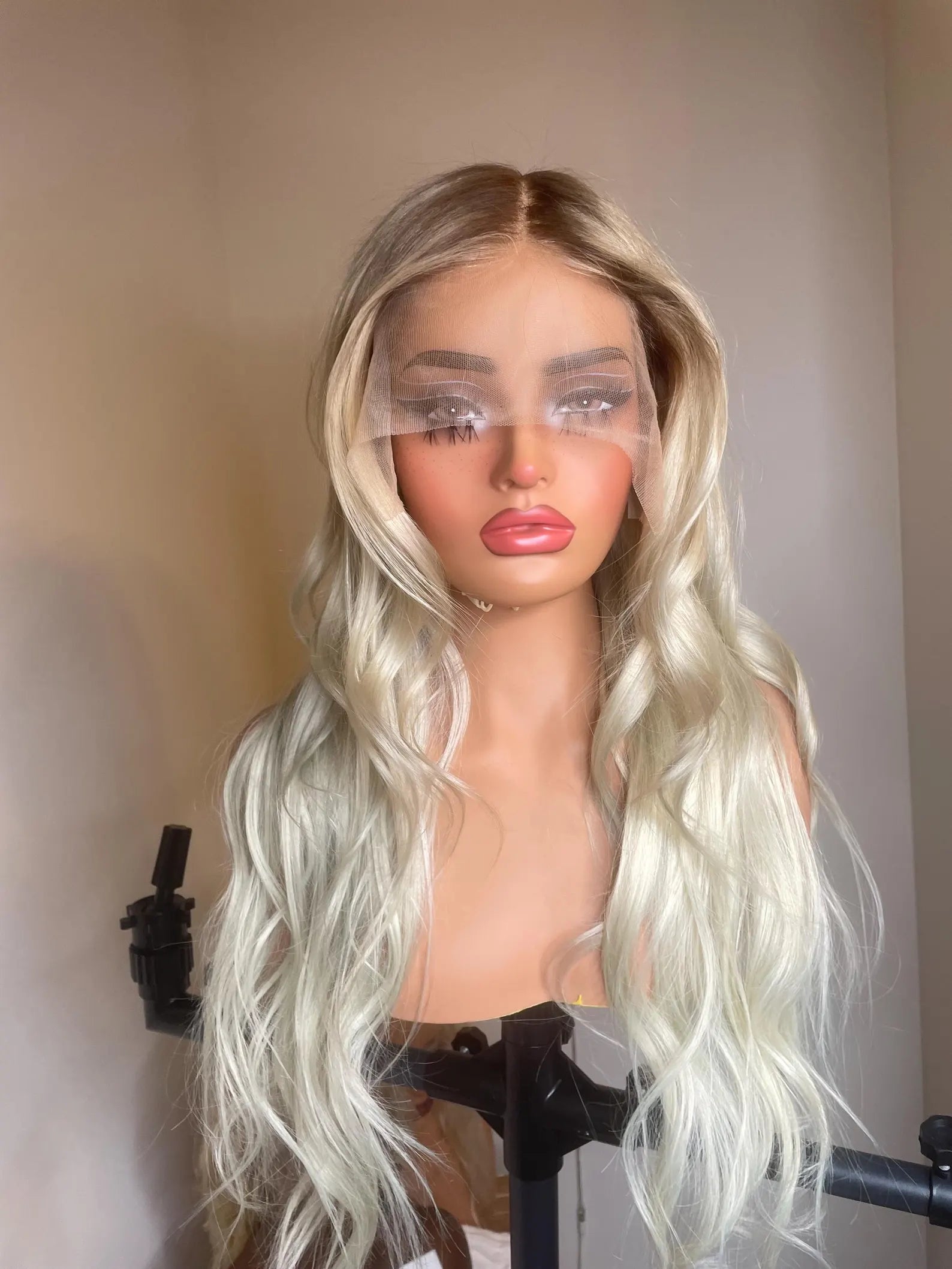 Extra long wig with natural colour gradient