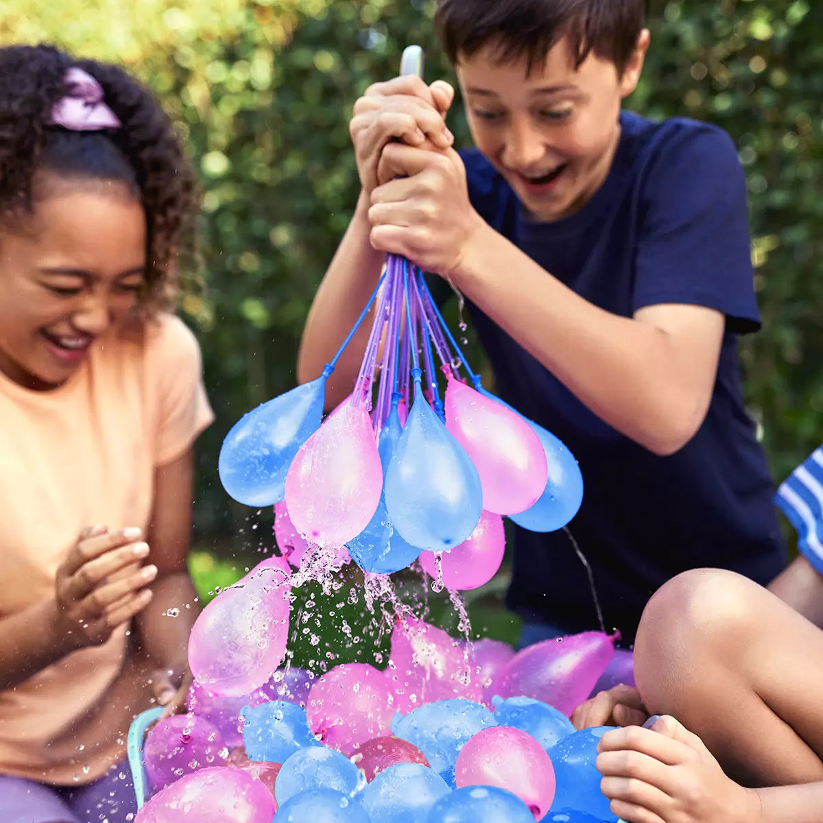 Fast fill self sealing water balloons no tying required