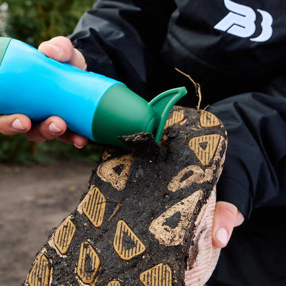 Mud removing boot cleaner for football and trainers