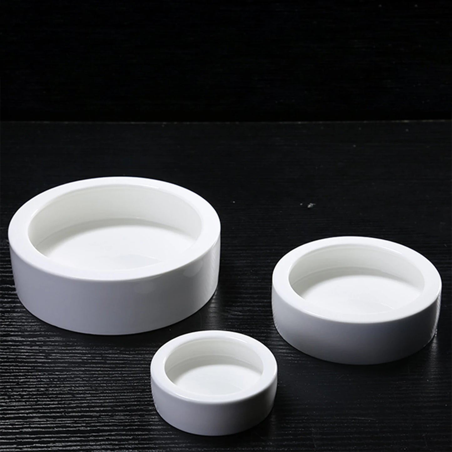 High density ceramic reptile feeding accessory