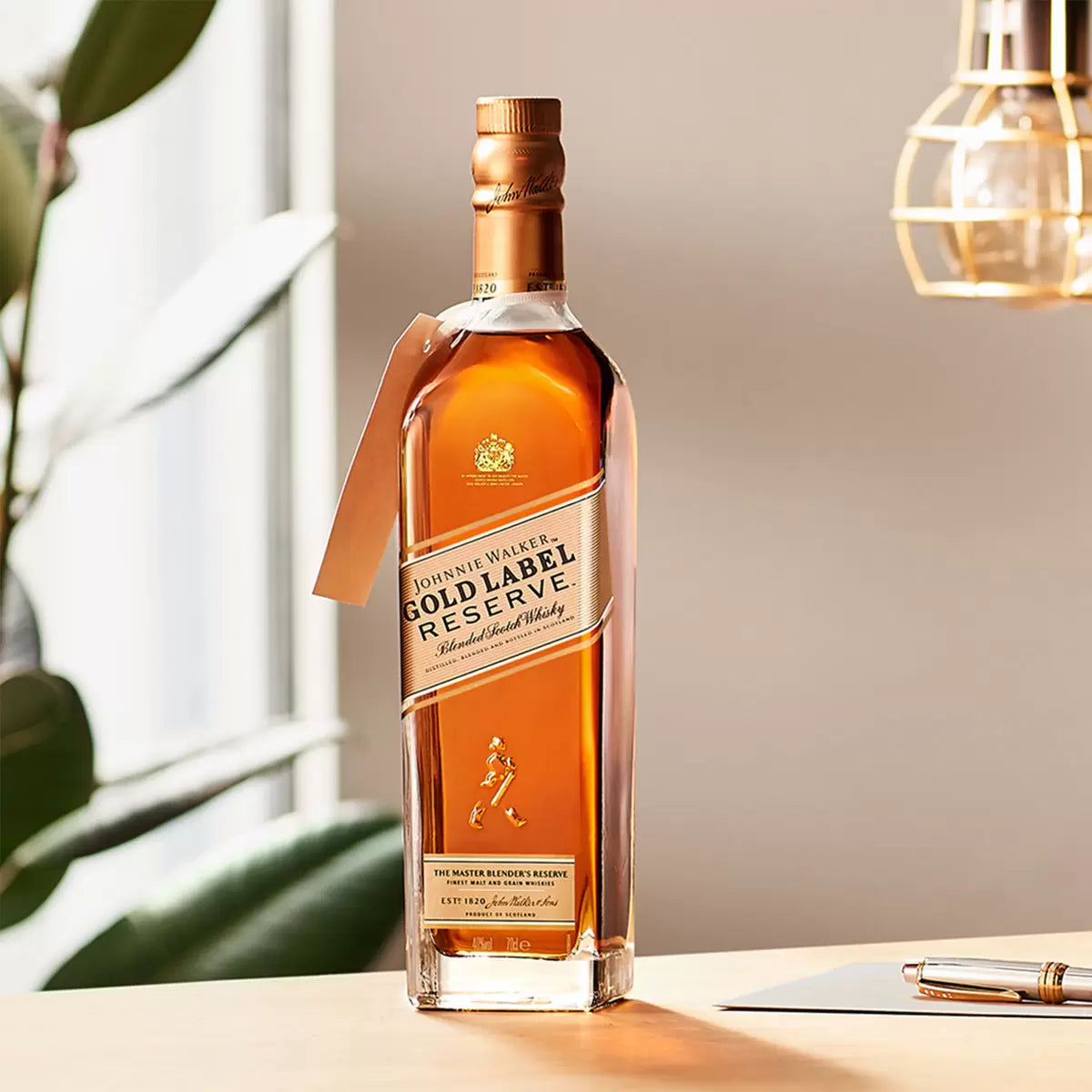 Blended Scotch whisky with smooth finish