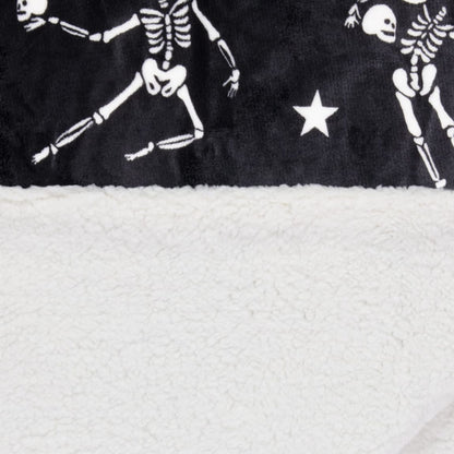 Skeleton design Sherpa throw 120x150cm for seasonal décor and comfort