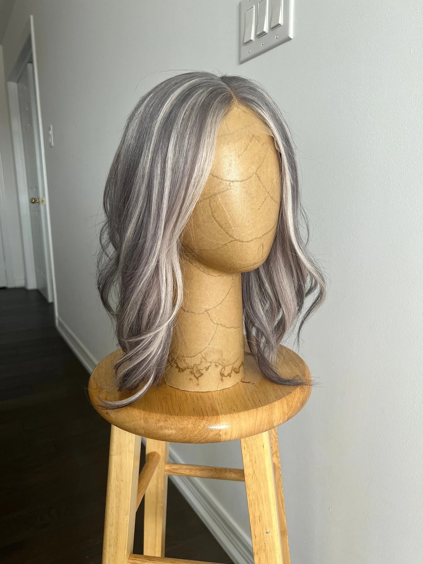 Glueless installation wig design for easy styling