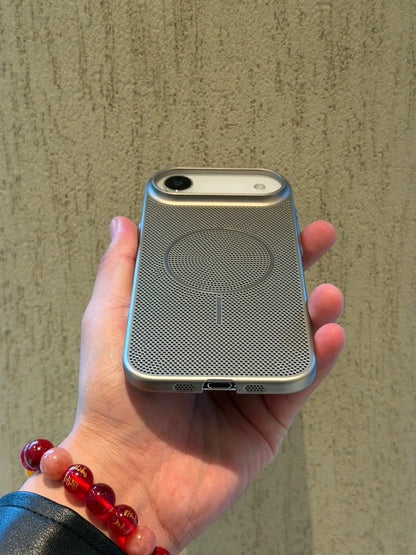 Modern mesh design case compatible with MagSafe accessories
