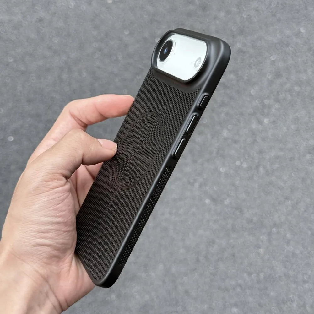 Slim metallic mesh phone cover compatible with MagSafe charging