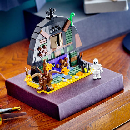 LEGO Halloween Barn skeleton minifigure