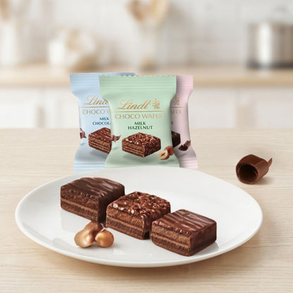 Crispy wafer covered in Lindt milk chocolate