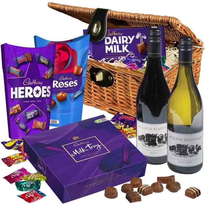 Luxury wicker basket with clasp presentation