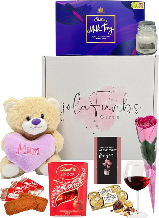 Mum gift box with chocolates and soap flower set