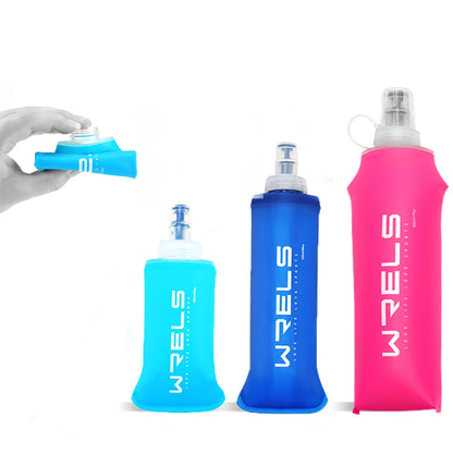 Reusable silicone drinking bottle in multiple sizes