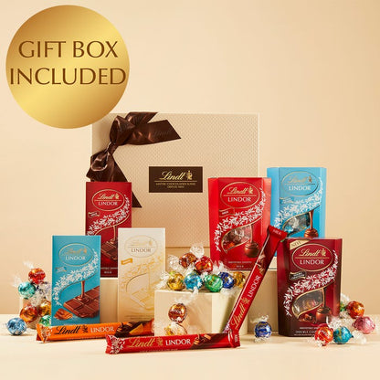 Silky smooth chocolate gift set filled with LINDOR treats