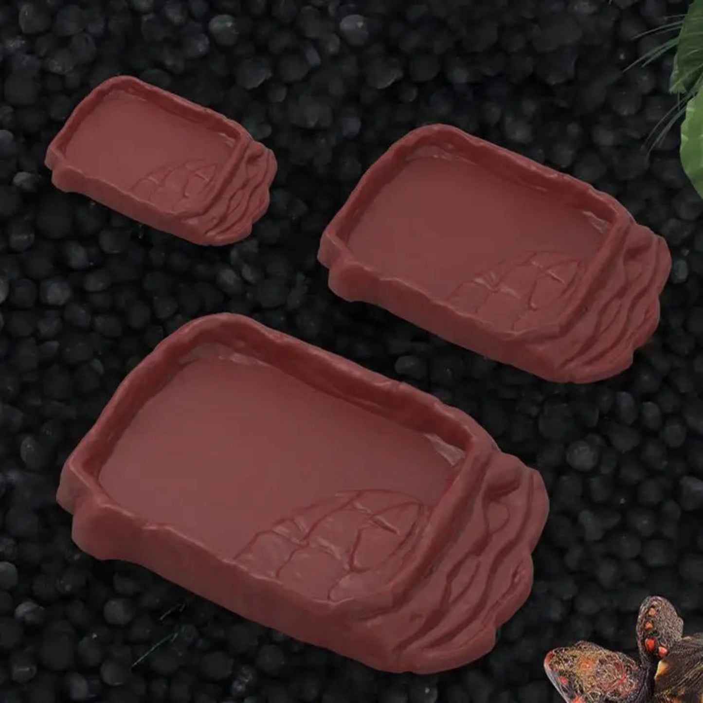 Turtle water dish with anti slip rock ladder design