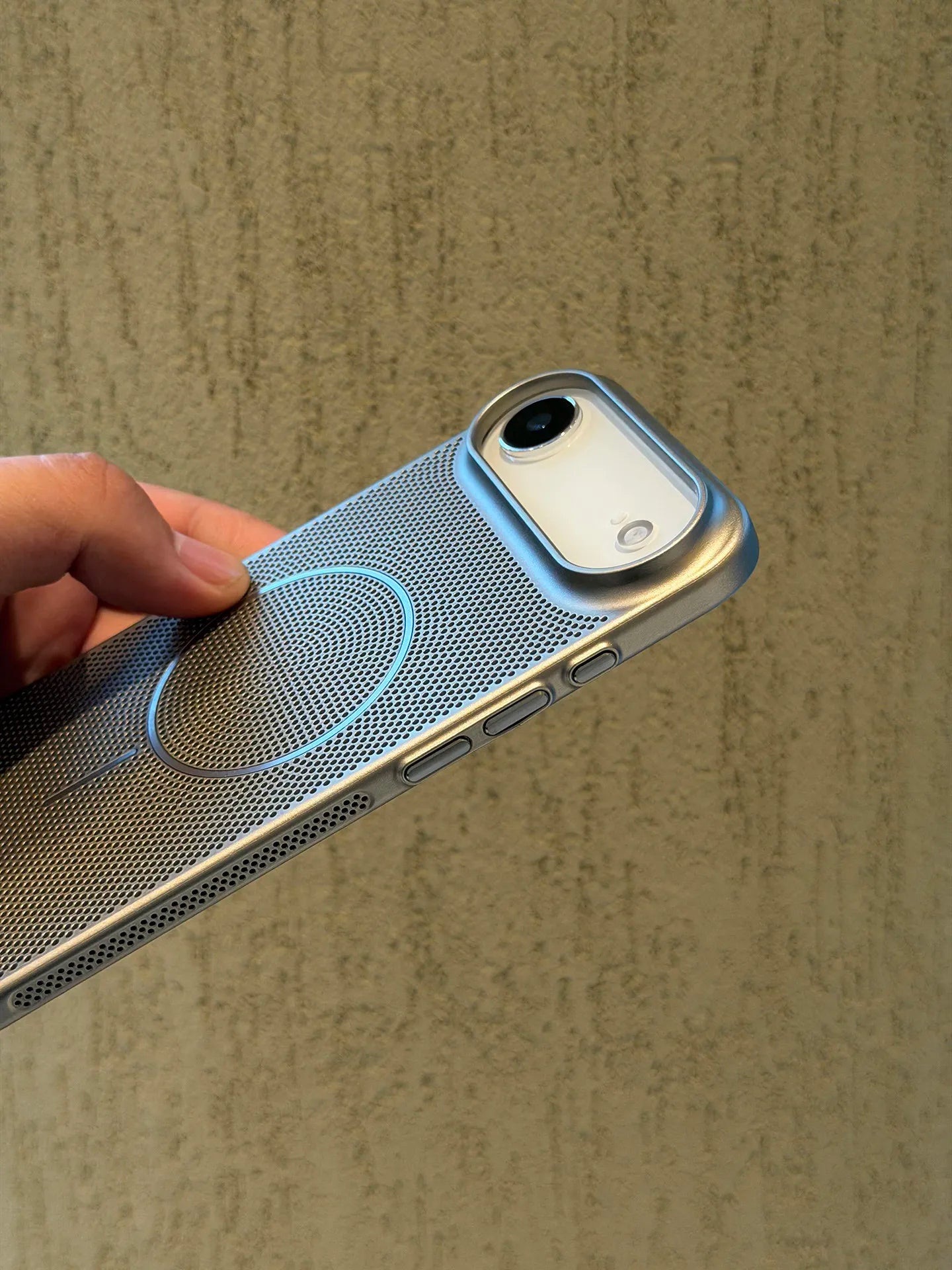 Shock resistant MagSafe case for iPhone series smartphones