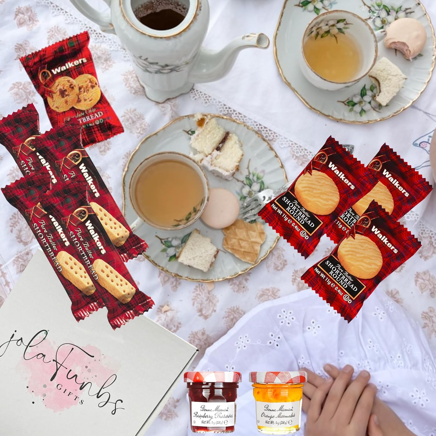 Special occasion gift set with Walkers tea and shortbread treats