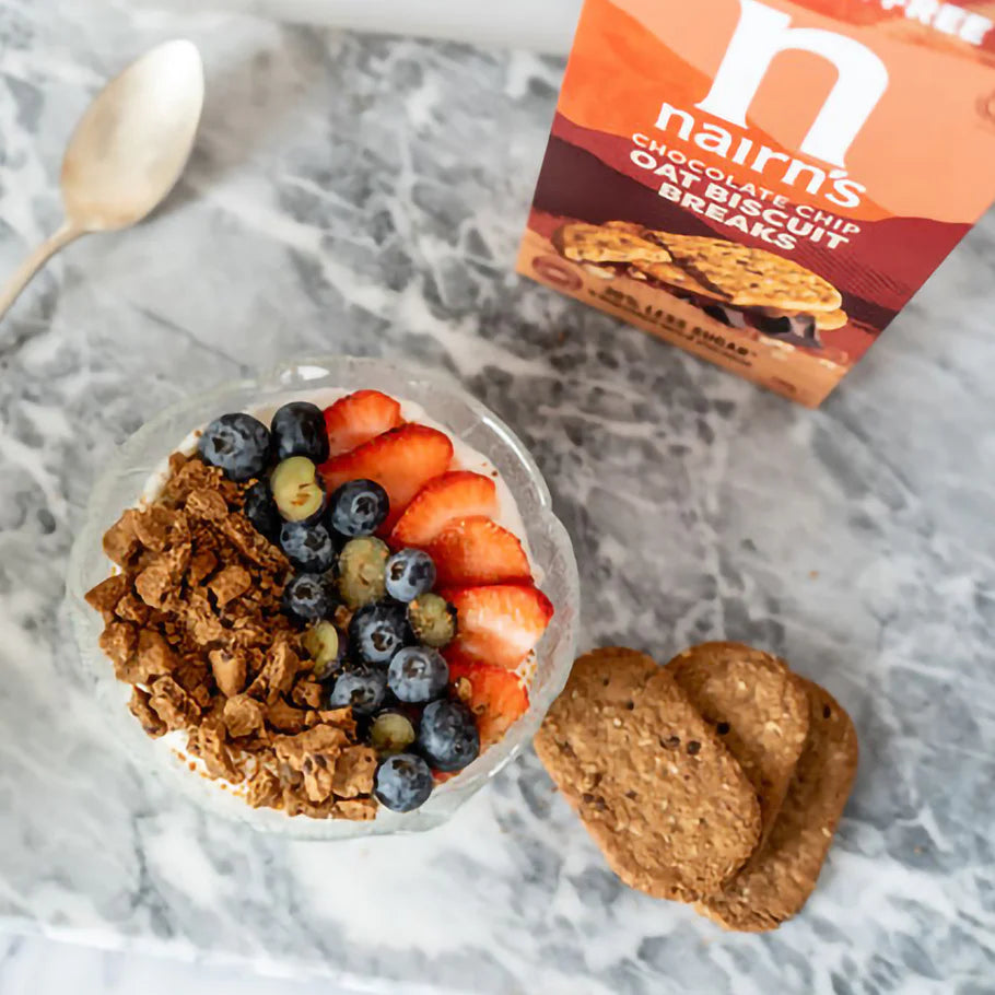 Wholesome chocolate oat biscuits for tea or coffee breaks