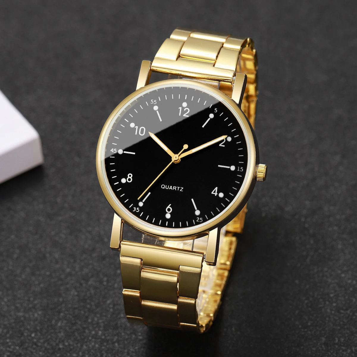 Gold quartz watch for women with bracelet accessories