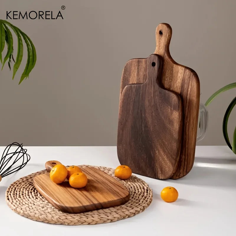 Wooden chopping board with practical handle